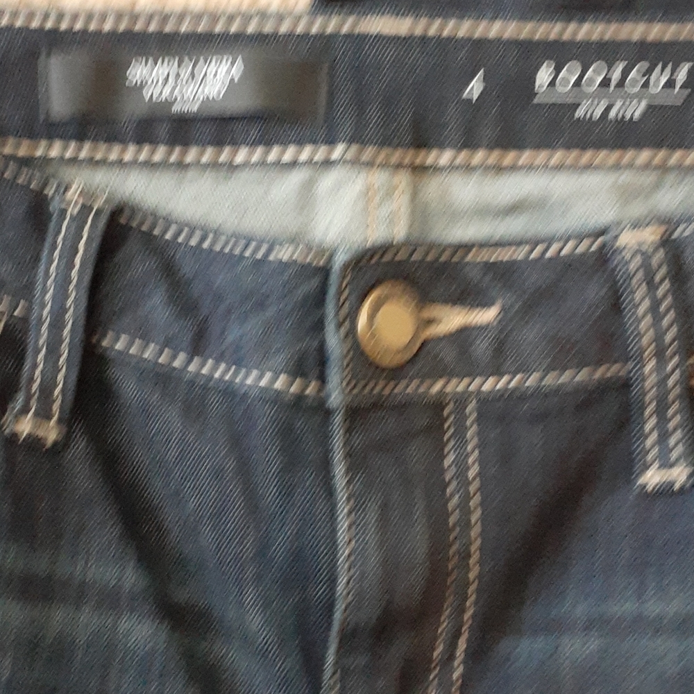 Jeans - Picture 2 of 3